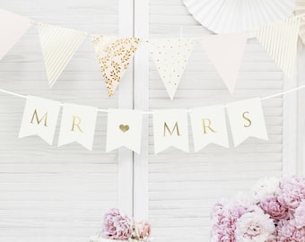 Gold Mr & Mrs banner, wedding banner, Mr and Mrs sign, bridal shower banner, engagement banner, WED9966