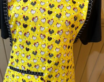 Apron with chickens and roosters, vintage style apron, retro style apron, chicken theme apron, women’s apron, chicken theme gifts.