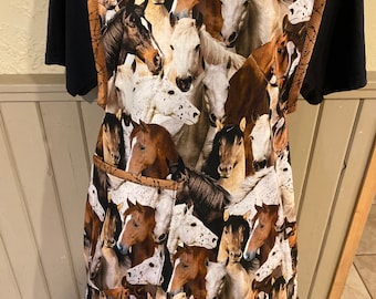 Apron with horses