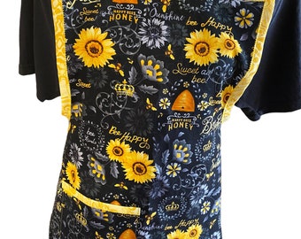 Apron with bee, sunflower theme vintage style, retro style, hostess gift, housewarming gift, bee themed gift, gifts for the baker.