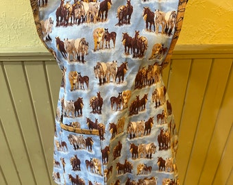 Apron with horse theme, horse gift, women’s apron, birthday gift, horse lovers gift, Horse Apron, vintage style apron m, retro style apron.