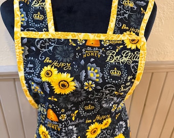 Bee Sunflower Apron, Vintage Style Hostess Gift, Retro Kitchen Wear