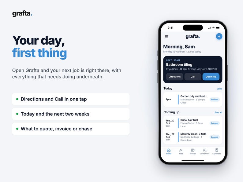 Op de afbeelding: Een smartphone met de interface van de mobiele Grafta-app, waarop een dashboard te zien is met een ochtendschema, details voor een badkamertegelklus en navigatietabbladen voor diverse functies.
