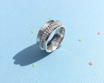 Anillo giratorio de plata de ley - Anillo antiestrés martillado, 10 mm de ancho