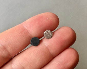 Pendientes circulares de plata de ley martillada - Plata reciclada de 6 mm