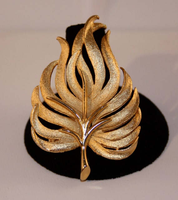 Gold leaf brooch - image 2