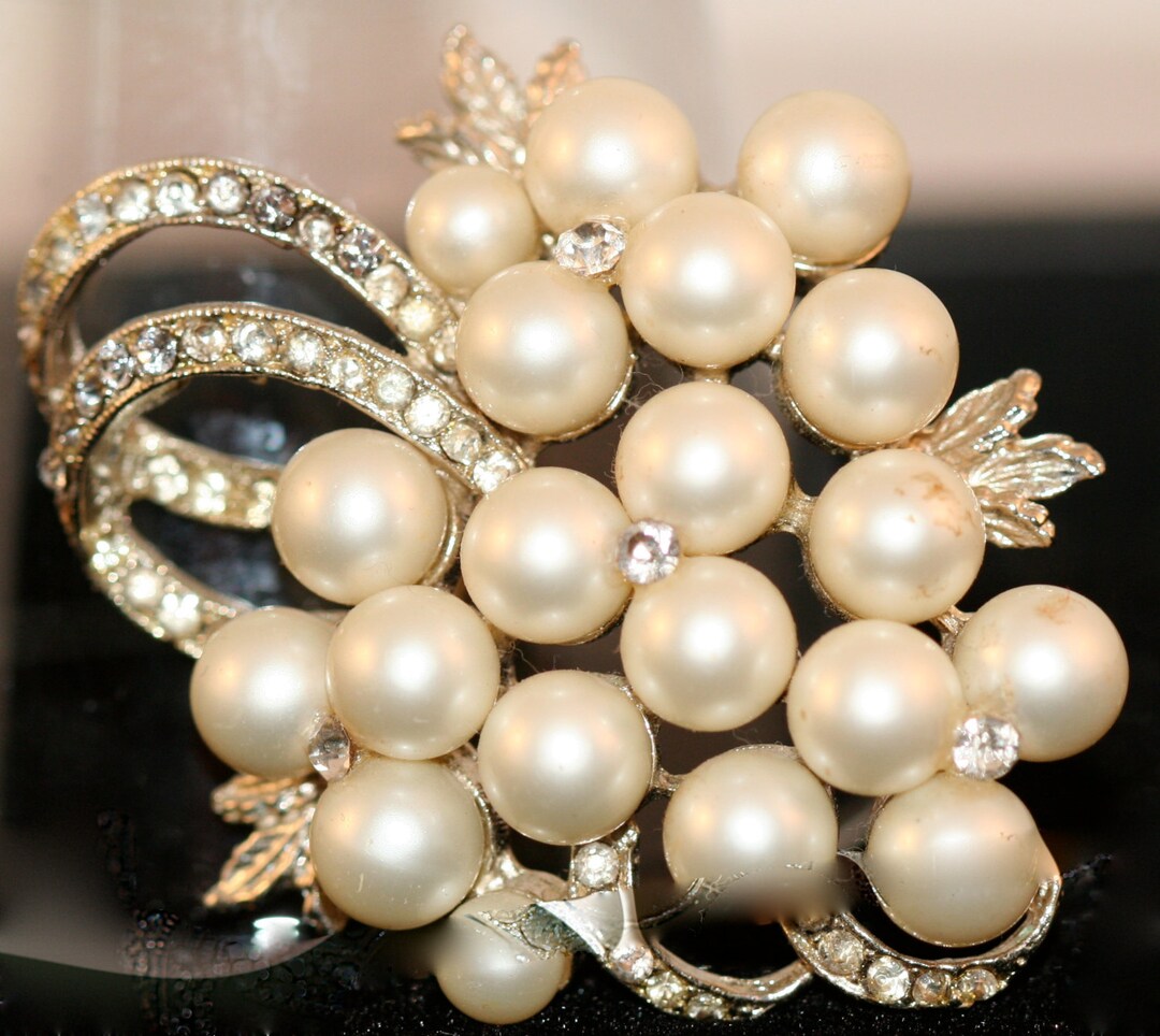 Vintage Brooch Pearls and Rhinestone Etsy