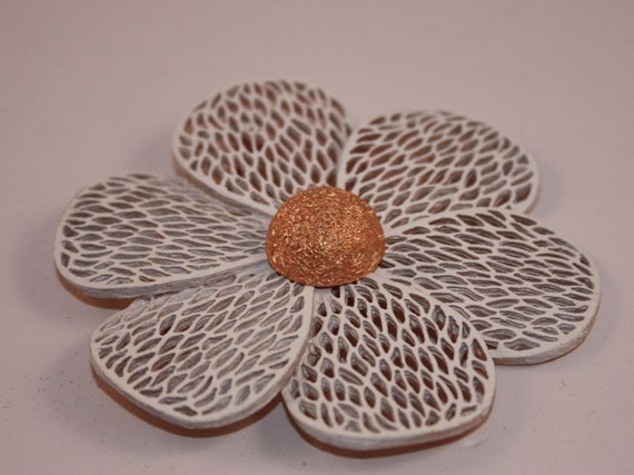 Daisy Flower Brooch - image 3