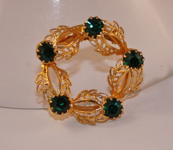 Vintage Brooch - Emerald green rhinestones - image 2