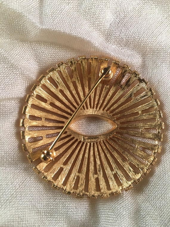Vintage Gold sixties brooch Trifari - image 7