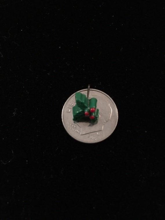 Vintage Holiday- Mistletoe earrings - image 1
