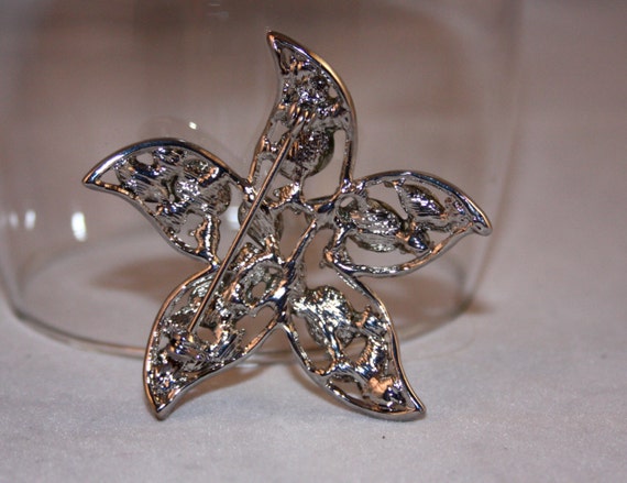 Vintage rhinestone brooch - star shaped - image 3