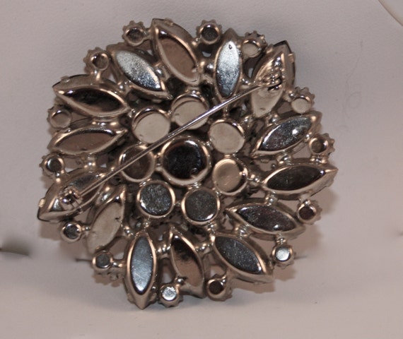 Vintage Brooch blue sapphire rhinestones - image 3