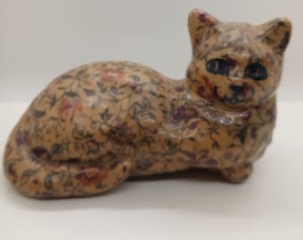 Vintage White's Whatchamacallits Floral Cat