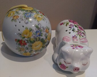 Set of 2 Vintage potpourri holders, free ship