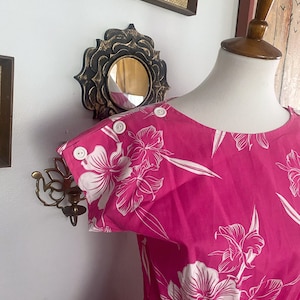 Vintage Pink Women’s Hawaiian Dress