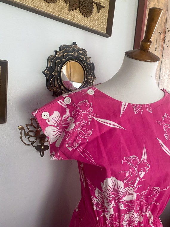 Vintage Pink Women’s Hawaiian Dress
