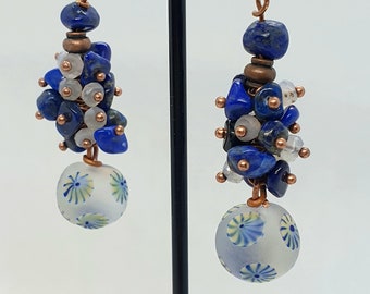 Boucles d'oreilles perles agate perles chips lapis lazuli apprêts cuivre.