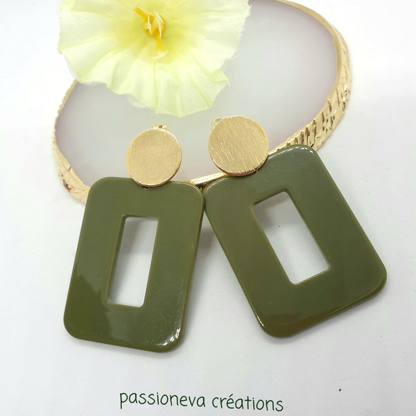 Boucles d'oreilles Moderne breloques en résine ton vert kaki accroches stoppeur.