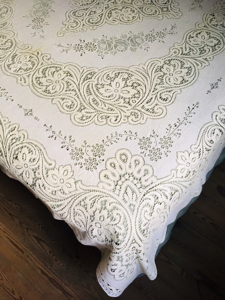Vintage Lace Bedspread French Antique Style Shabby Chic Romantic