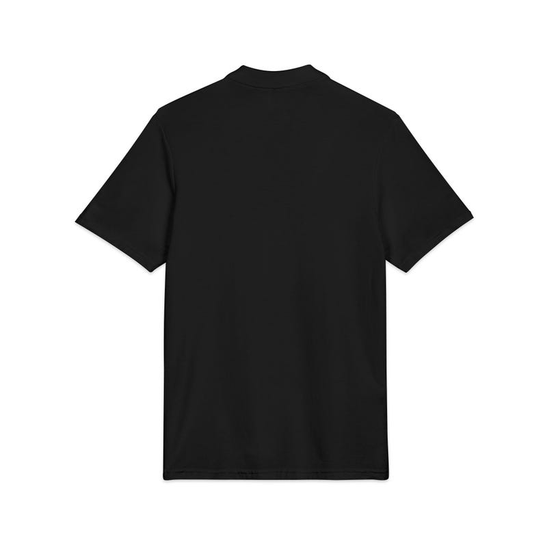 Denk diep na. Spreek eenvoudig. Zwart geborduurd poloshirt | TINNKEO Minimalistische herenpolo afbeelding 4