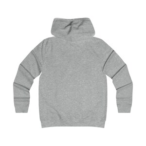 Hoodie met leeuwinnetje en stille kracht, statement sweatshirt voor dames, linosnede stijl, cadeau voor haar, TINNKEO afbeelding 4