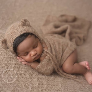 Knit alpaca wrap and bear bonnet set Newborn photo prop preorder UK seller long knit alpaca wrap newborn photography prop neutral textures image 1