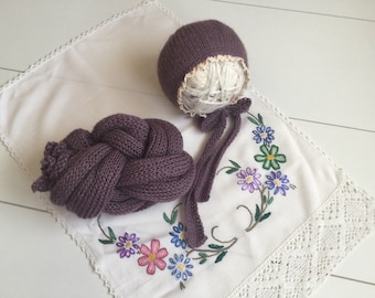 Mauve set Lace edge knitted ties bonnet in mauve with matching long knit wrap set newborn photo prop baby girl
