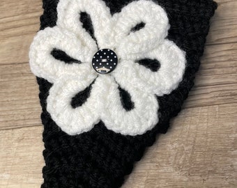 Warm winter headband with flower