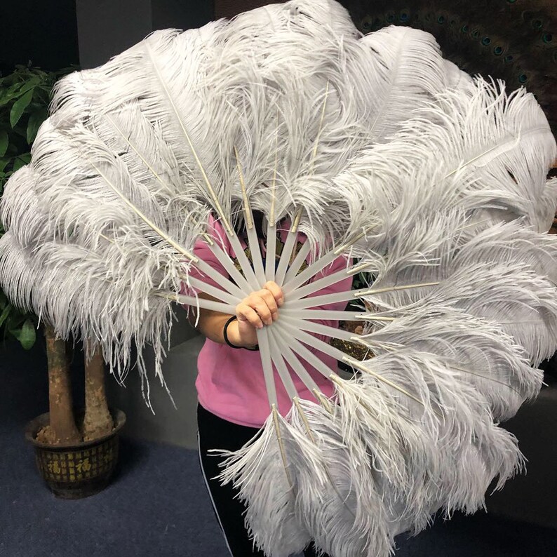 A pair light grey single layer Ostrich Feather Fan Burlesque set of 2 fans with Travel leather Bag