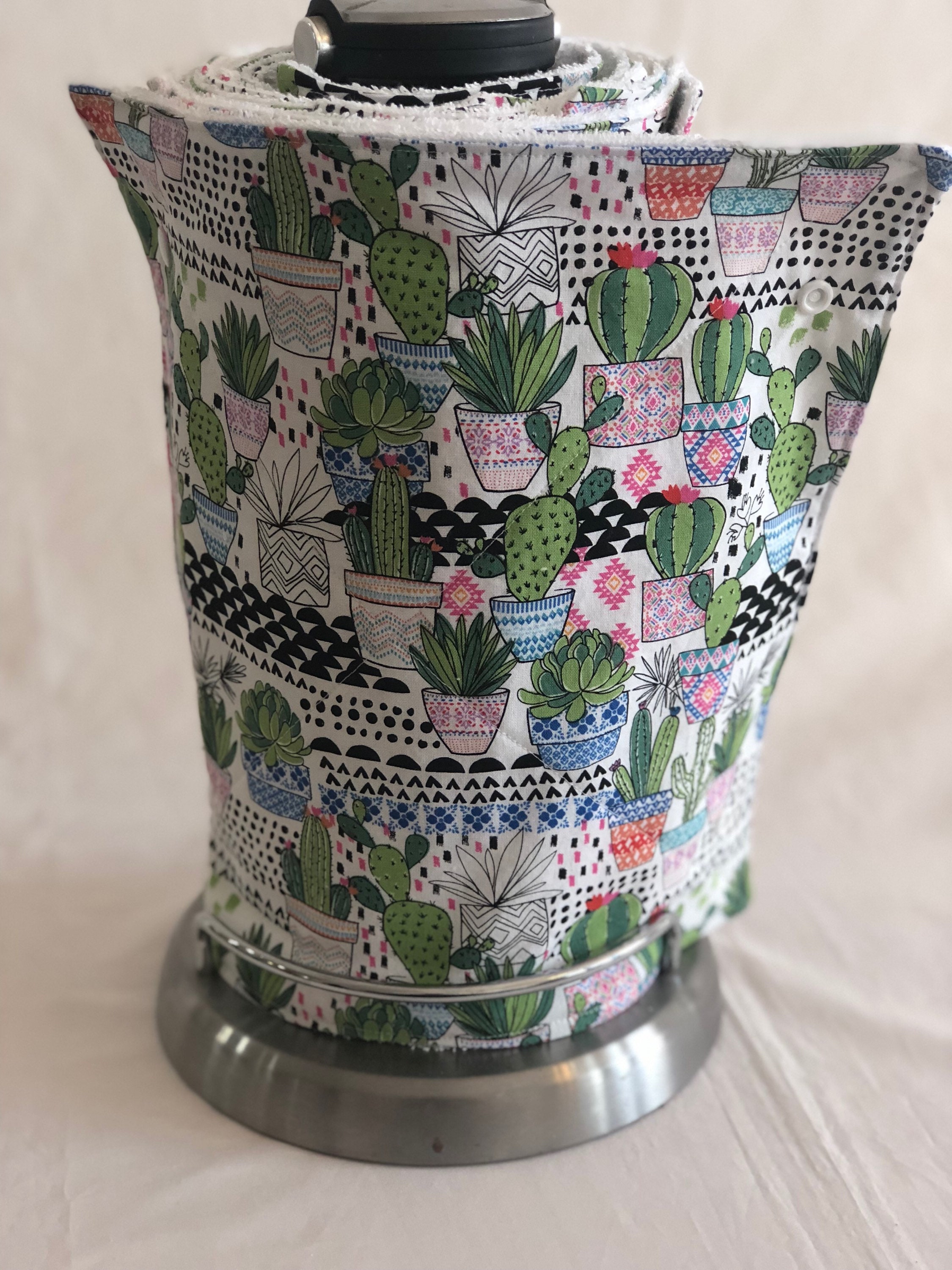 Grey Flower Print set of 12 Unpaper Towels//Reusable Snapping Towels//Kitchen Towels with Snaps