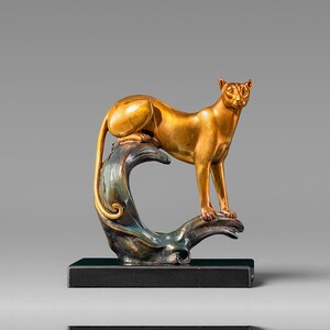 Leopardo de latón dorado de pie sobre una rama, base de mármol negro, elemento decorativo llamativo (25 cm)