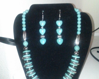 Turquoise beaded necklace earrings 18 inch