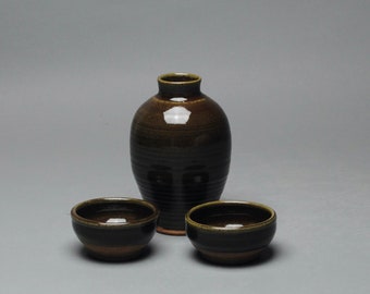 Sake Whiskey  Set  with Two Cups Olive Green W 51