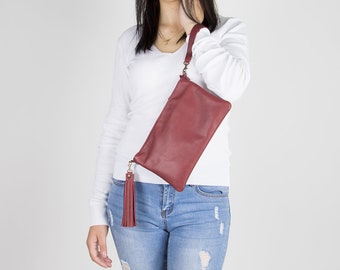 Small crossbody leather purse - Red wristlet clutch purse for women -Soft leather wristlet red -Slim clutch crossbody - Leather zippered bag