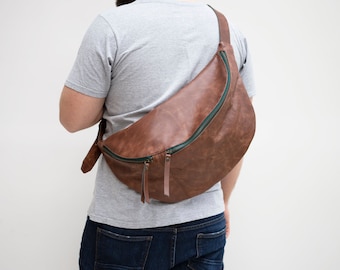 Large crossbody bag for men and women - Large sling bag in distressed leather -Oversized fanny pack -Large unisex banana bag - XXL Sling bag