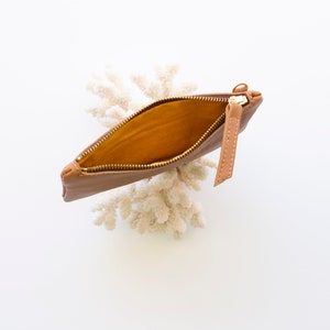 Cartera de pulsera de cuero - Teléfono de cartera de cuero pequeño - Cartera de llavero de pulsera - Carteras delgadas para mujer - Bolsa suave mantecosa - Regalo para ella imagen 7