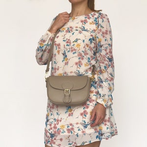 Flap bag with top zip - Flap crossbody leather bag - Beige crossbody bag - Women&#39;s soft crossbody bag - Messenger bag -Gift for girlfriend