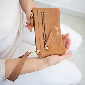 Cartera de pulsera de cuero - Teléfono de cartera de cuero pequeño - Cartera de llavero de pulsera - Carteras delgadas para mujer - Bolsa suave mantecosa - Regalo para ella imagen 3