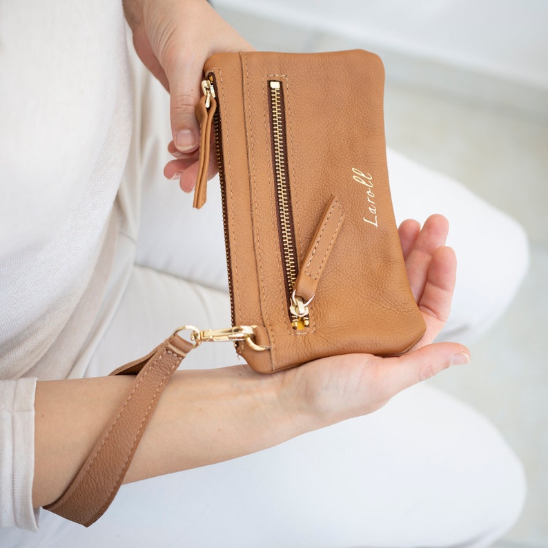 Cartera de pulsera de cuero - Teléfono de cartera de cuero pequeño - Cartera de llavero de pulsera - Carteras delgadas para mujer - Bolsa suave mantecosa - Regalo para ella imagen 3