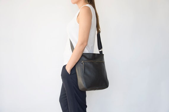 Shengjuanfeng Womens Shoulder Bag Leather Large Capacity Leather Shoulder Bag Lady Bag Color : Black, Size : M Shengjuanfeng Womens Shoulder Bag Leather Large Capacity Leather Shoulder Bag Lady Bag Color : Black, Size : M