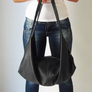 Black slouchy hobo bag for women- Black shoulder bag in soft leather - Soft and slouchy black handbag - DeLuna