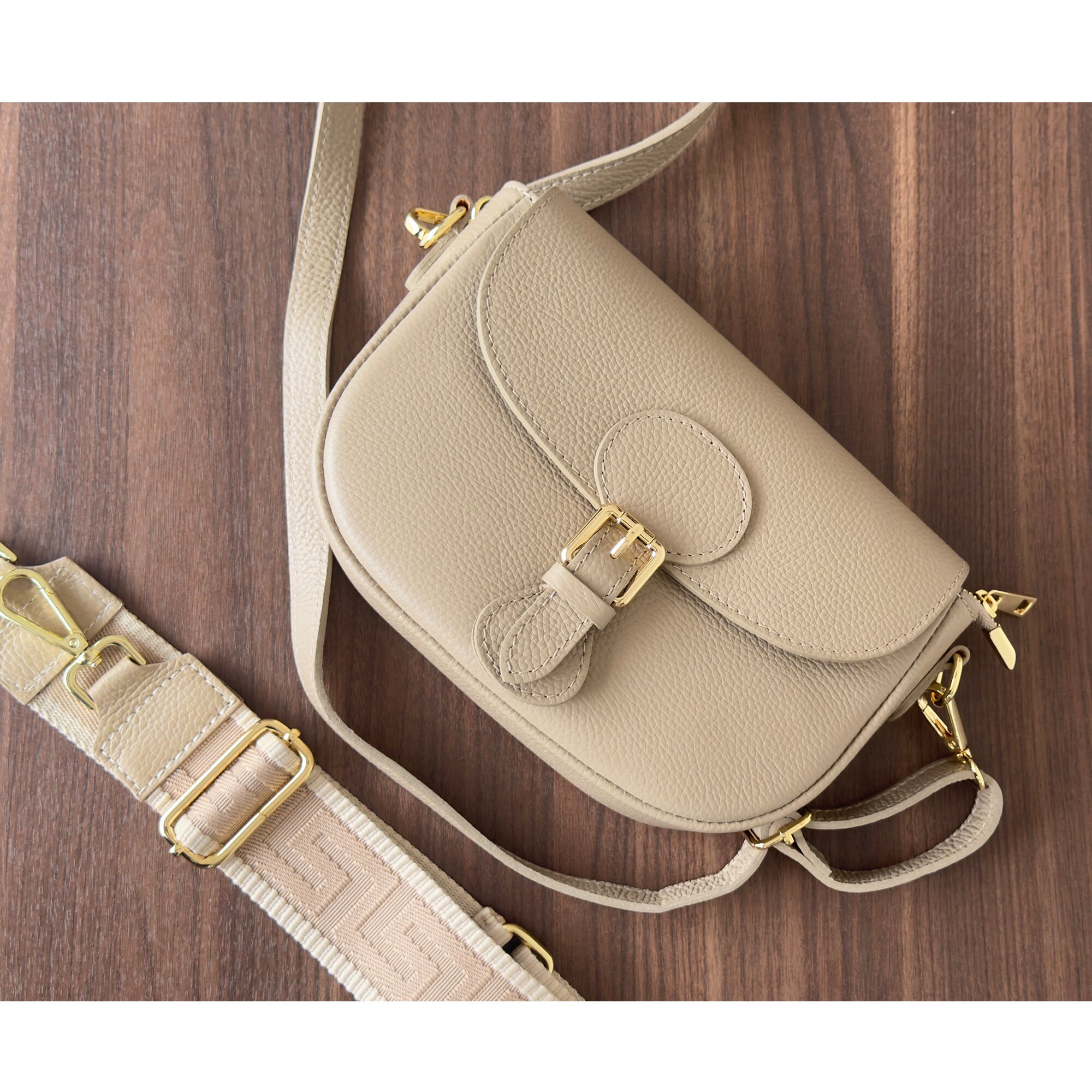 トップジッパー付きフラップバッグ - フラップクロスボディレザー