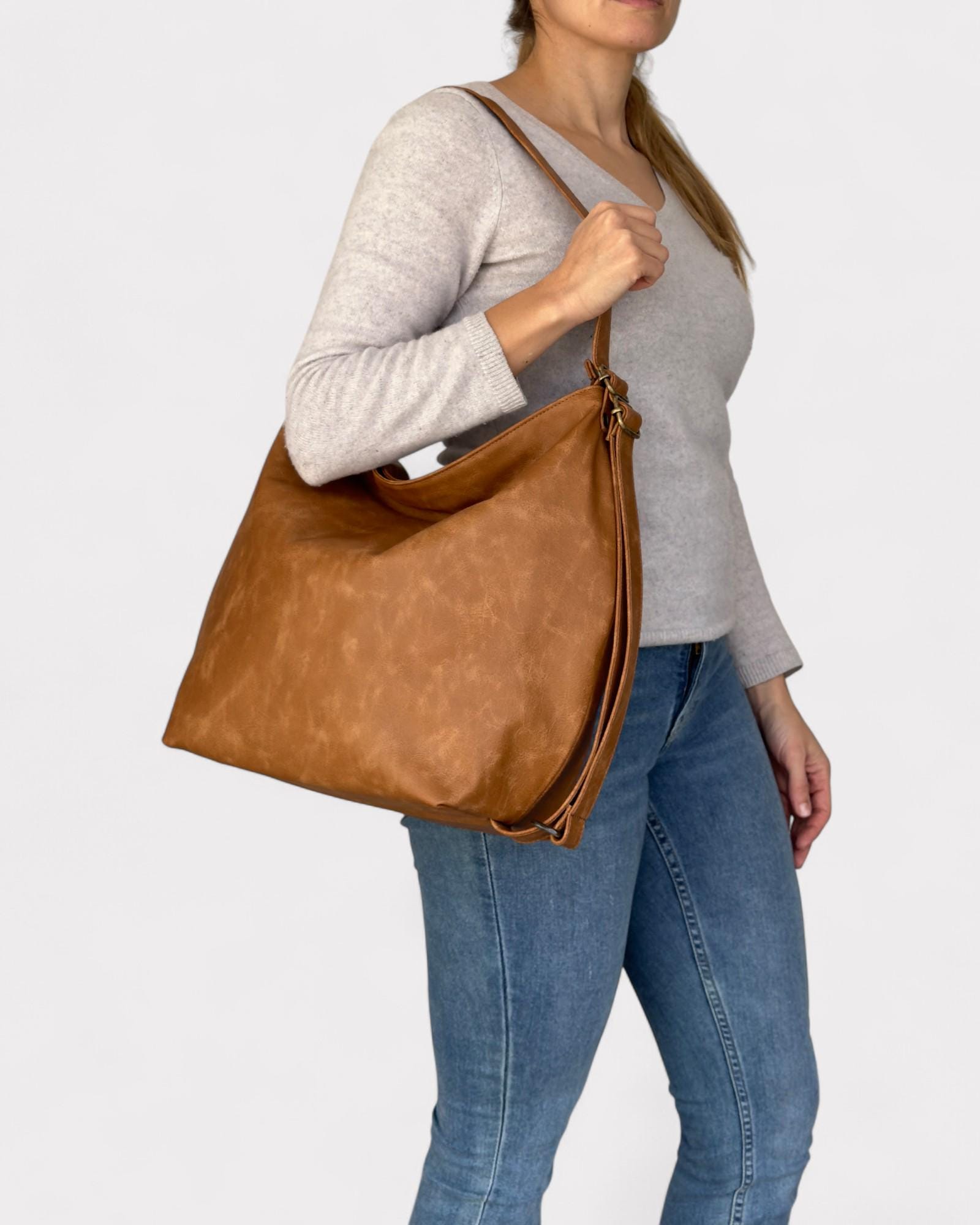 Tan Convertible Leather Hobo Bag – Large 3-in-1 Crossbody 
