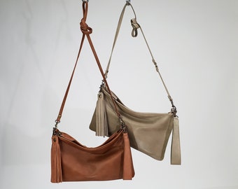 Brown cross body bag in leather - Small women purse - Brown clutch with strap ' Clatsi ' bag in Brown