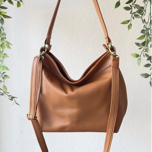 Tan slouchy shoulder bag in soft leather -  Women cross body hobo purse - MEDIUM HELEN bag