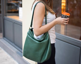 Green leather purse - Everyday leather bag - Leather hobo bag - Slouchy crossbody bag - Soft hobo purse for women - Gift for her - Green bag