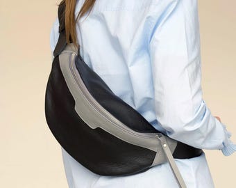 Umhängetasche aus italienischem Leder – Personalisierbare Gürteltasche – Kleine schwarze Bauchtasche Unisex
