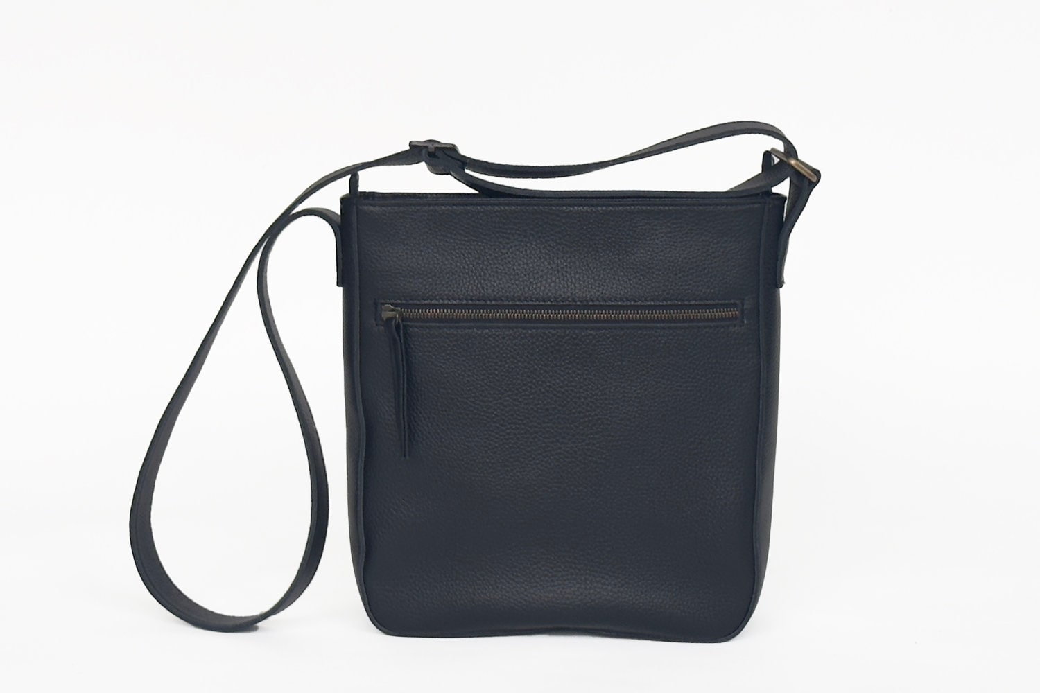 黒レザー ボディバッグ ジッパーポケット付き ブラックレザークロス