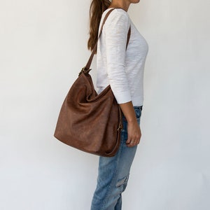 Sac à bandoulière en cuir marron Sac hobo Slouchy Sac hobo en cuir convertible Grand sac à main souple pour femmes image 2